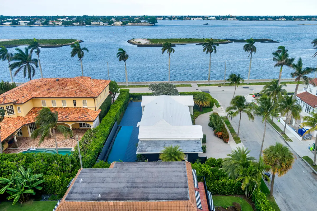 direct water at 185 Almeria Road, West Palm Beach
