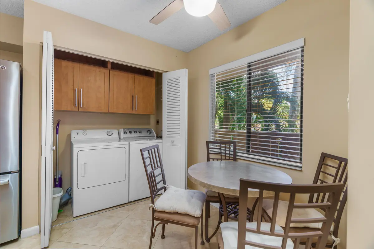 MLS LAUNDRY at 6515 Kensington Lane 201, Delray Beach