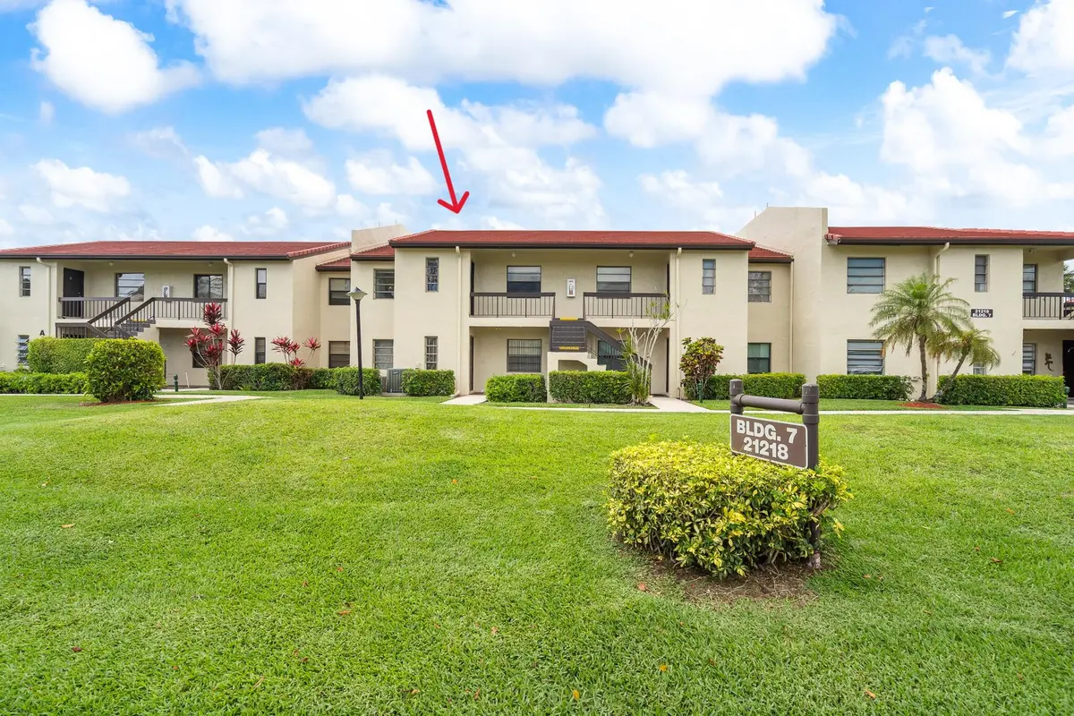 arrow 4 at 21218 Lago Circle F, Boca Raton