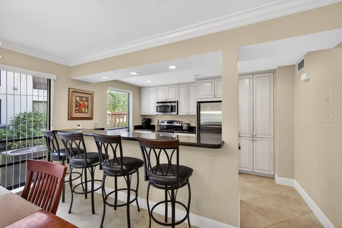 Kitchen at 112 Brackenwood Road, Palm Beach Gardens