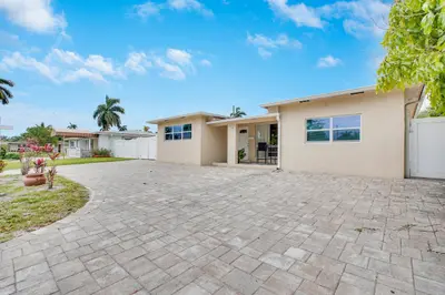 104 N 31st Court, Hollywood – sold