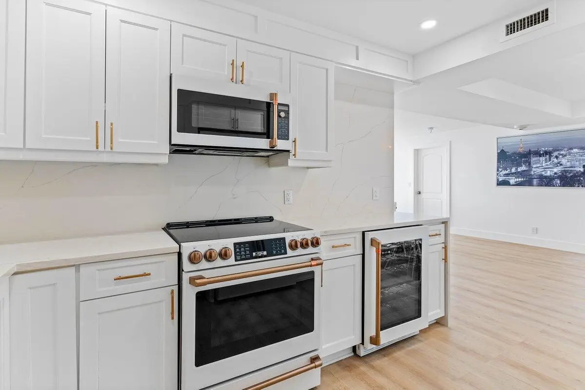 006-1701SouthFlaglerDrive-WestPalmBeach- at 1701 S Flagler Drive 505, West Palm Beach