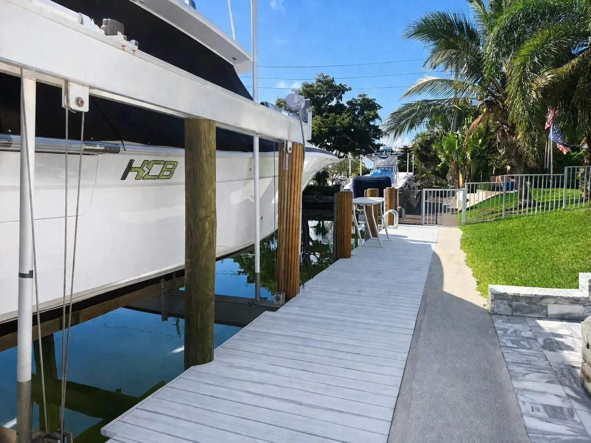 Dock and Lift at 3910 NE 26th Avenue, Lighthouse Point