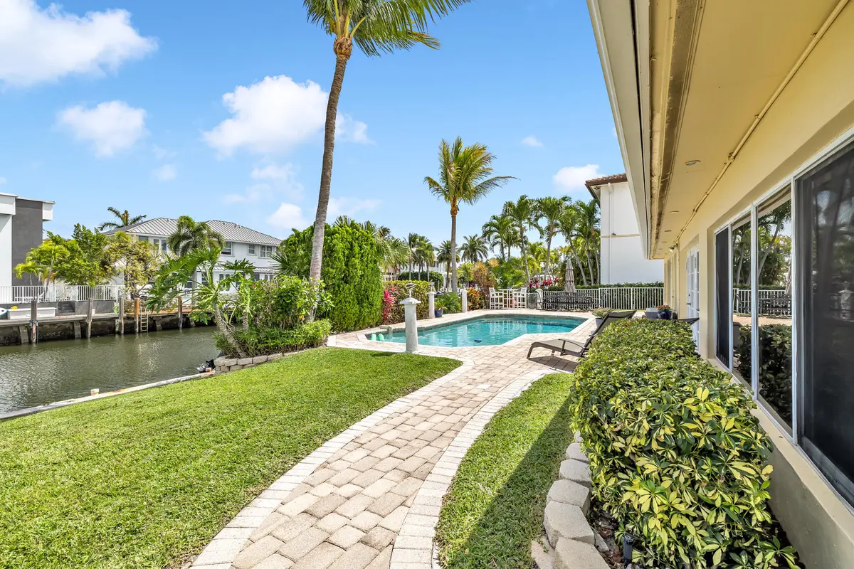 KA-73 at 4920 NE 28th Avenue, Lighthouse Point