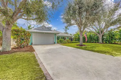 9122 SE Pomona Street, Hobe Sound – leased