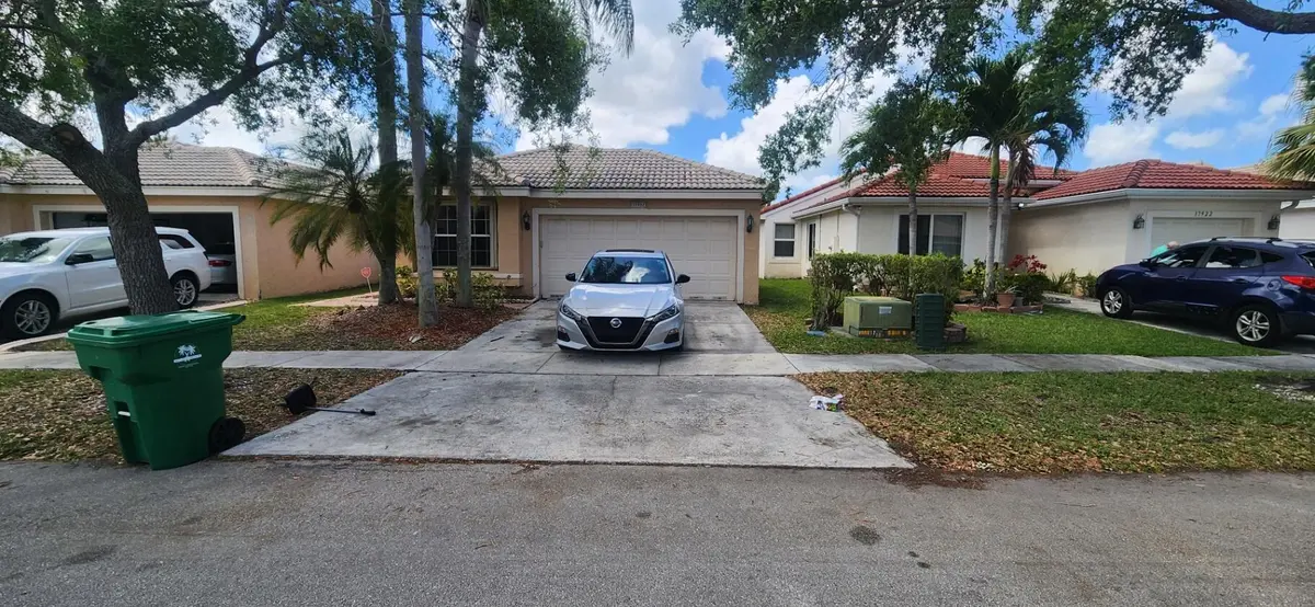photos_sides_1 at 17932 SW 29th Lane, Miramar