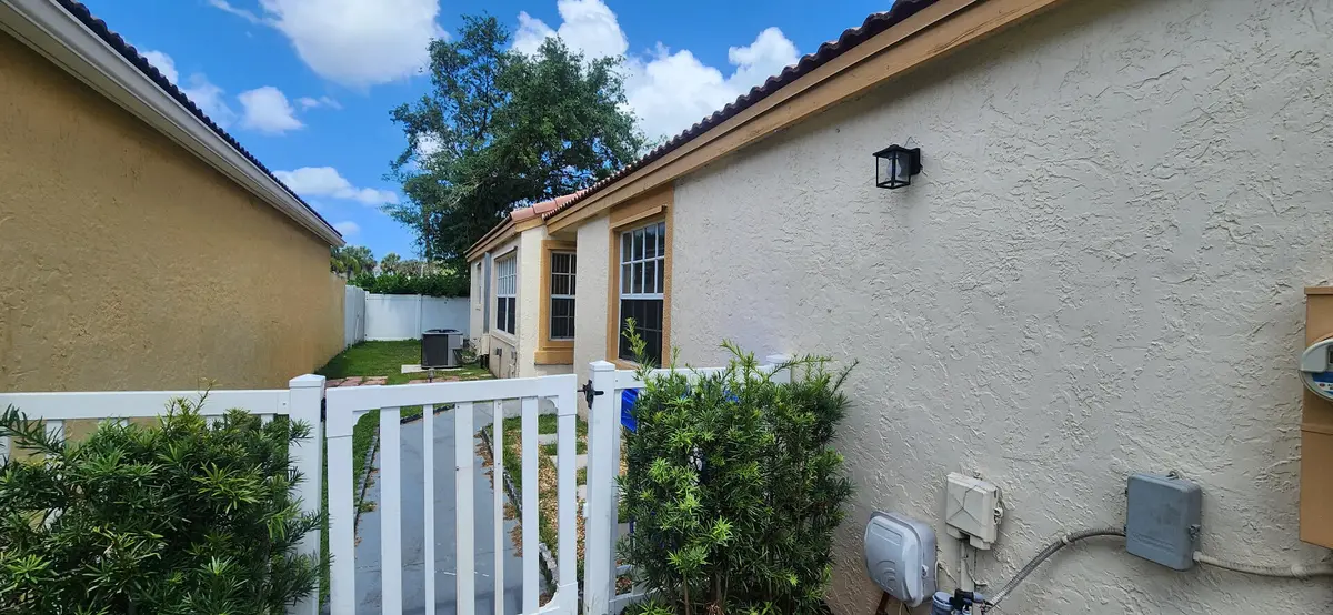 photos_sides at 17932 SW 29th Lane, Miramar