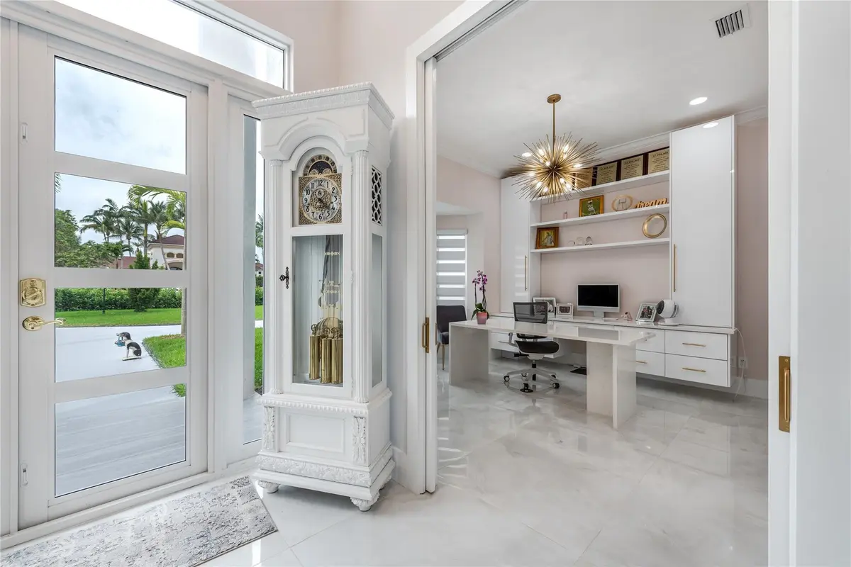 Foyer at 2090 Windsock Way, Wellington