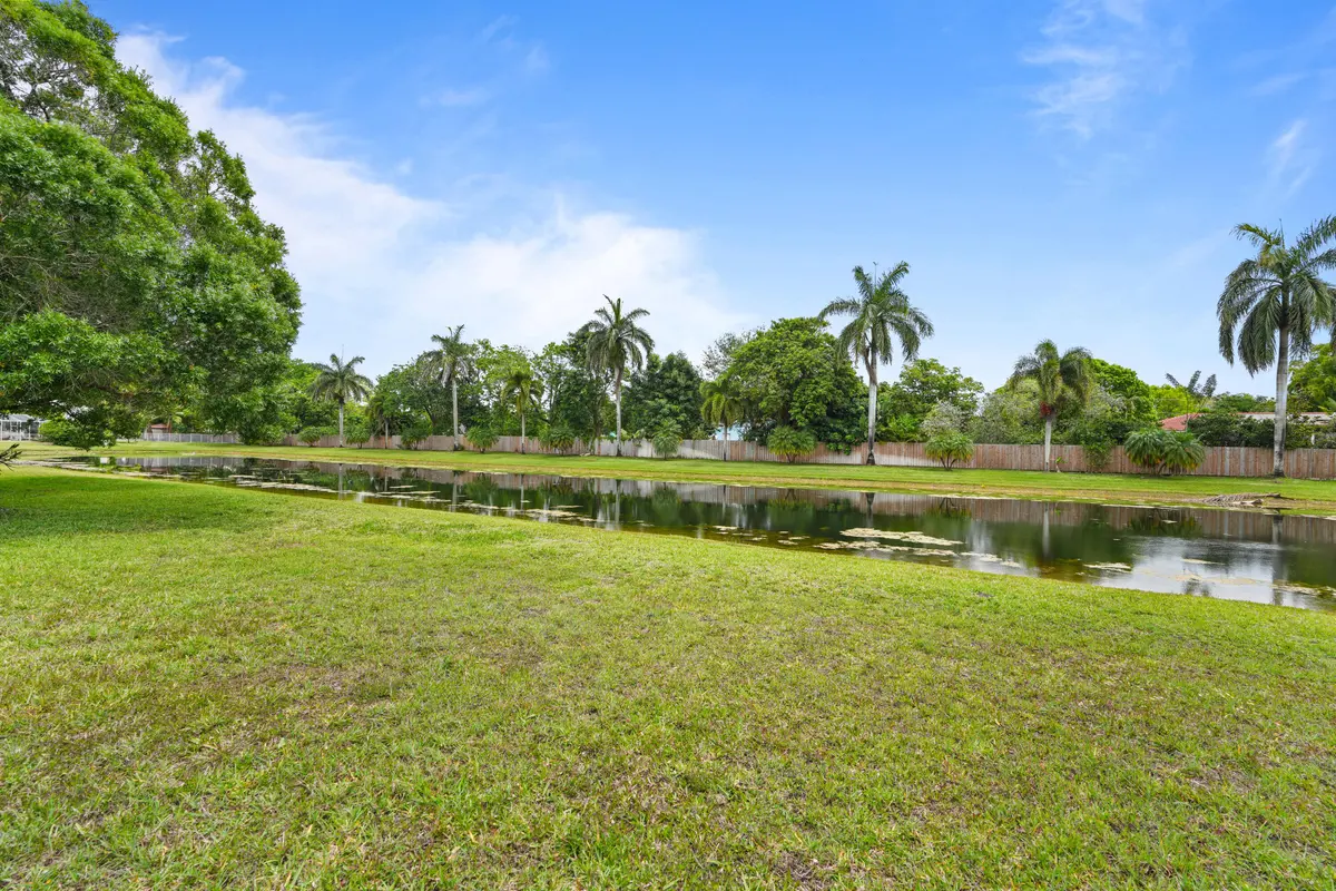 DSC03715 at 16245 Seneca Circle, Davie