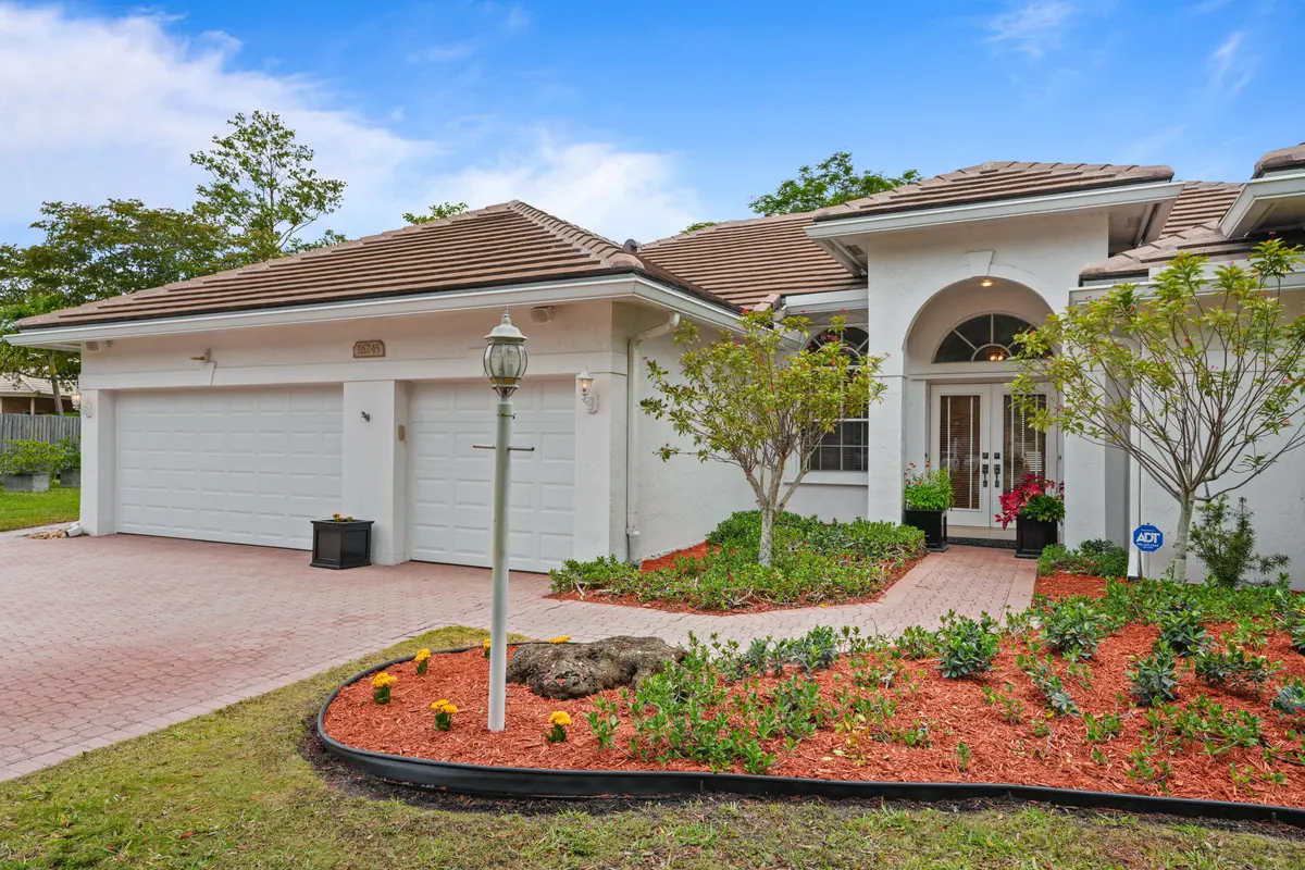 DSC03742 at 16245 Seneca Circle, Davie