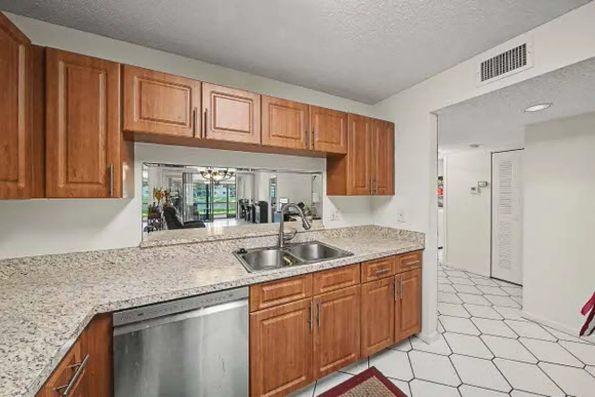 Eat-In-Kitchen at 15244 Lakes Of Delray Boulevard 103, Delray Beach