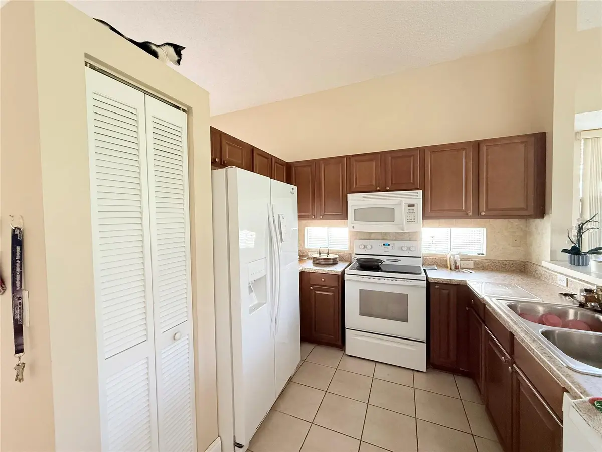 Photo 4 at 4965 SW 153rd Avenue, Davie