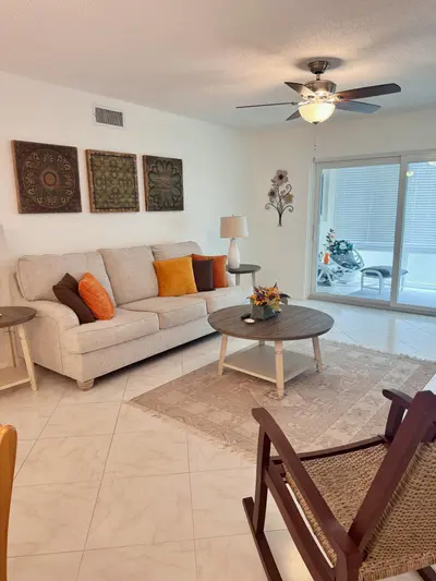 2950 SE Ocean Boulevard 8-6, Stuart – Condominium for rent