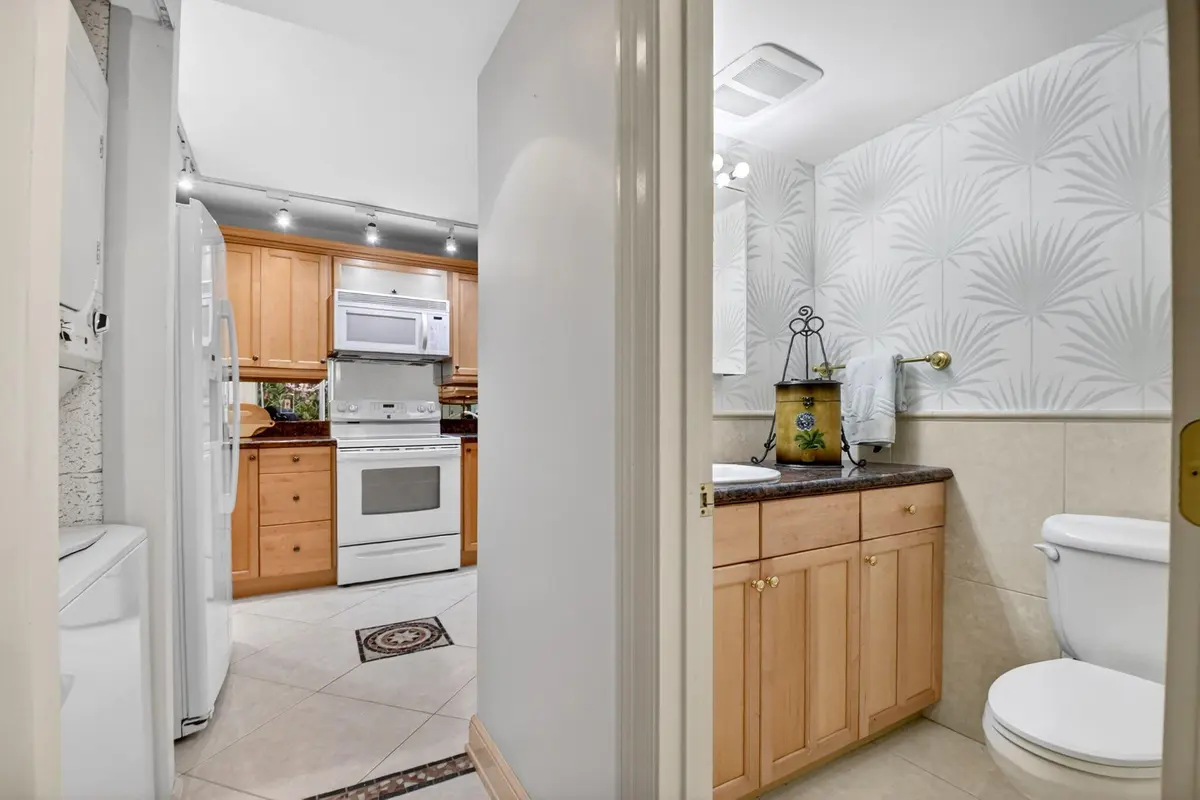 14-web-or-mls-DSC_1557 at 3589 S Ocean Boulevard 609, South Palm Beach