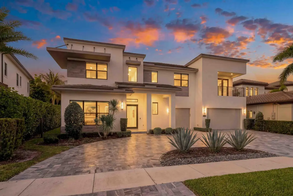 front bonus new at 17558 Cadena Drive, Boca Raton
