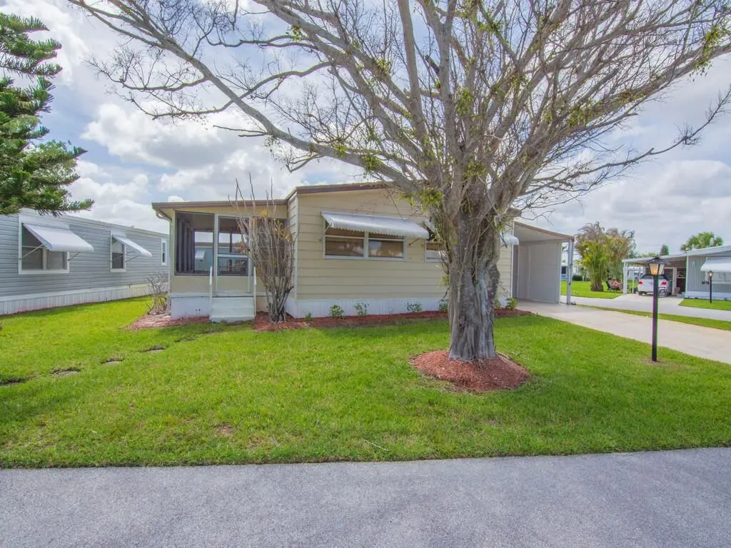 Corner Lot at 225 NE Forrest Court, Jensen Beach