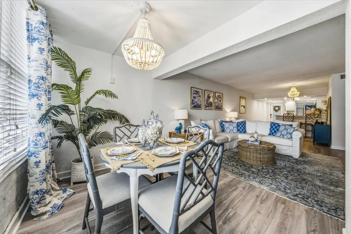 40 Isle of Venice Dr Fort-large-033-009- at 40 Isle Of Venice Drive 9, Fort Lauderdale