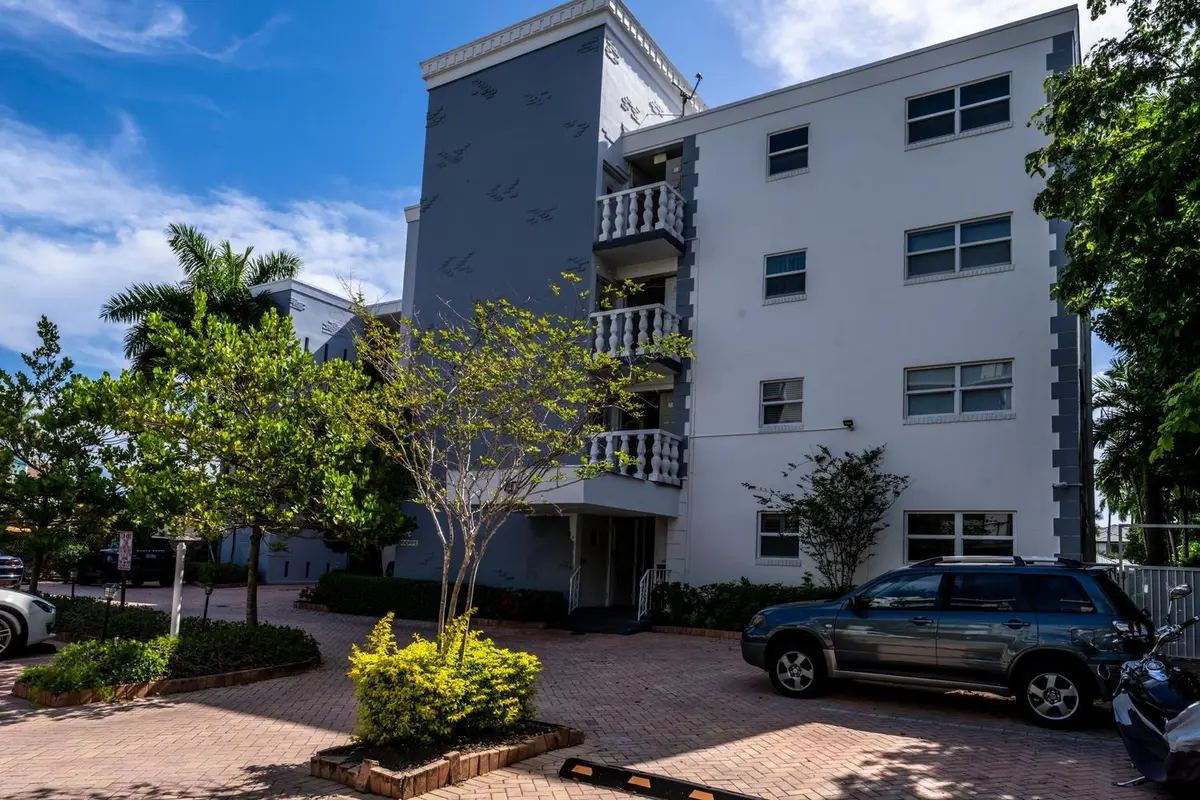 40 Isle of Venice Dr Front at 40 Isle Of Venice Drive 9, Fort Lauderdale