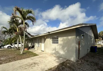 3365 SE Garden Street 3365, Stuart – Duplex for sale