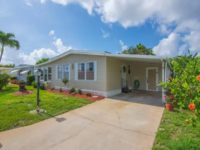 463 Onyx Way, Jensen Beach – Manufactured Home for sale