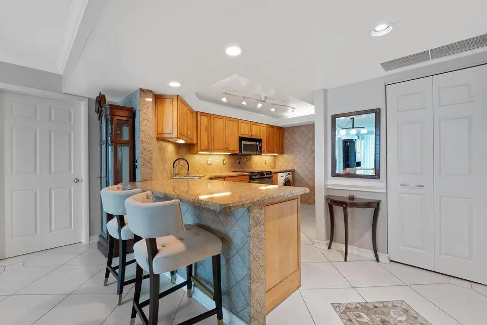 Kitch 1 at 2400 Presidential Way 1206, West Palm Beach