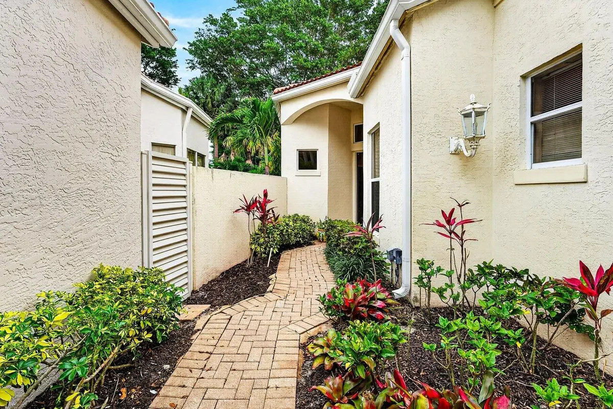 Private Entryway at 201 Sunset Bay Court, Palm Beach Gardens