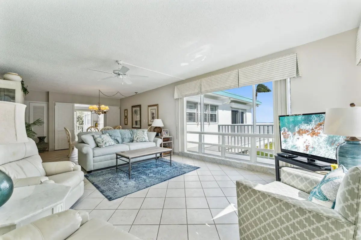 18-web-or-mls-DSC05158 at 1470 S Ocean Boulevard 1002, Lauderdale-By-The-Sea