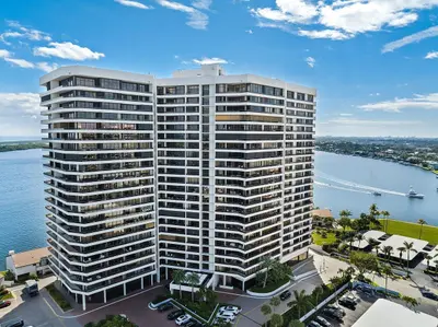 100 Lakeshore Drive 252, North Palm Beach – Condominium for rent