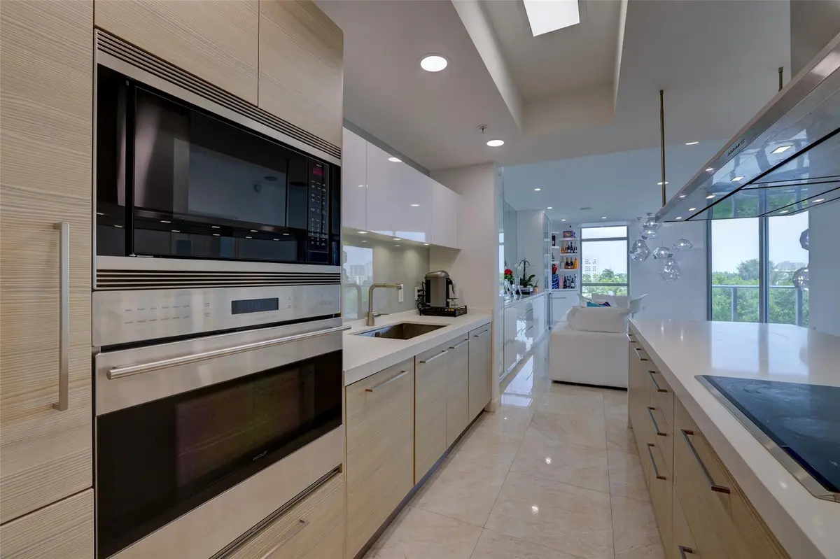 Photo 4 at 17301 Biscayne Boulevard 406, North Miami Beach