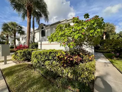 7449 Glendevon Lane 104, Delray Beach – sold