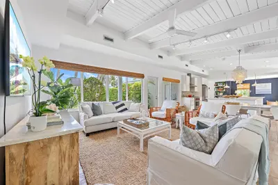 145 Beacon Lane, Jupiter Inlet Colony – leased