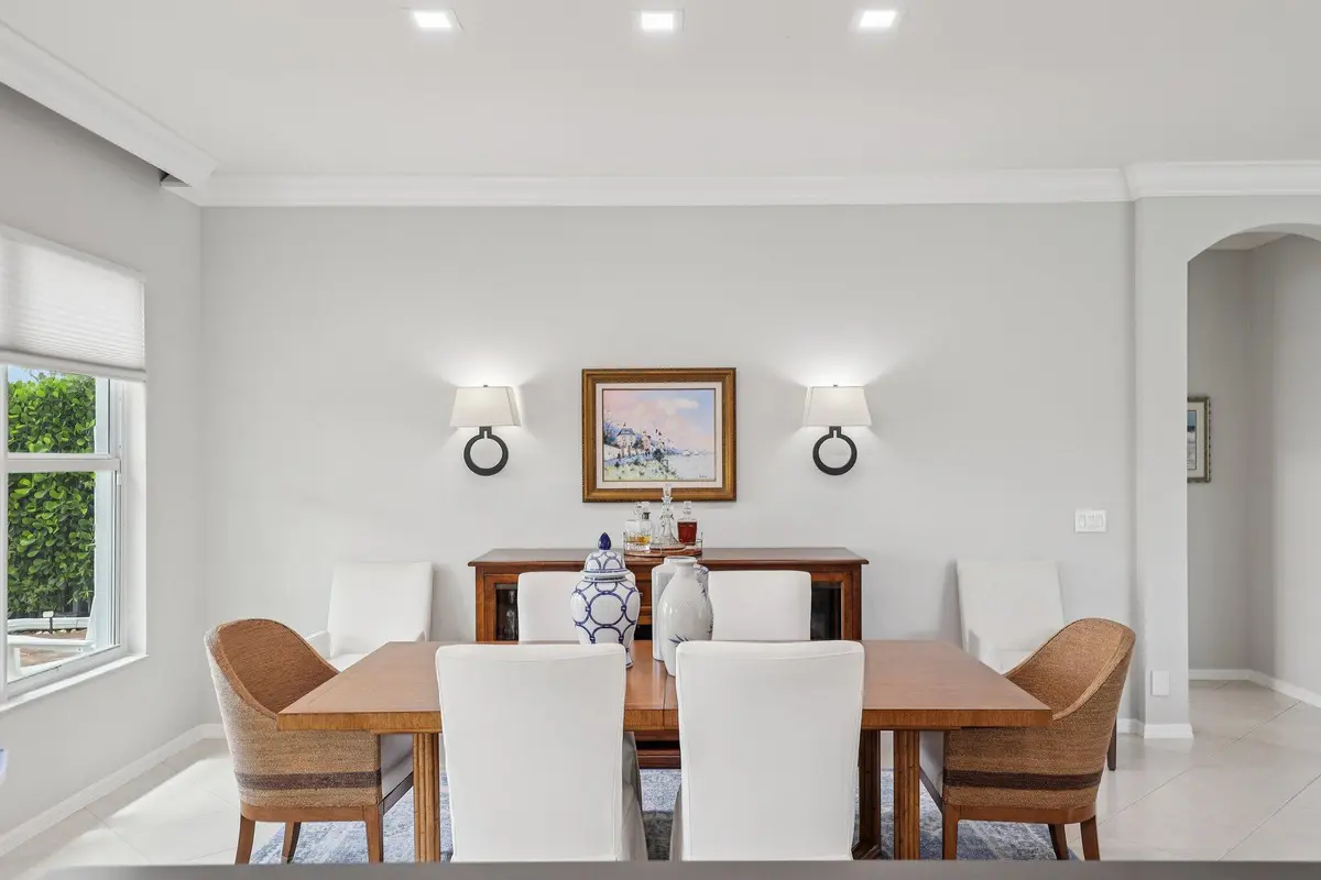 Open concept split floor plan at 205 Via Condado Way, Palm Beach Gardens