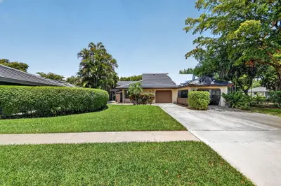 5155 Pine Drive, Boynton Beach – Villa for sale