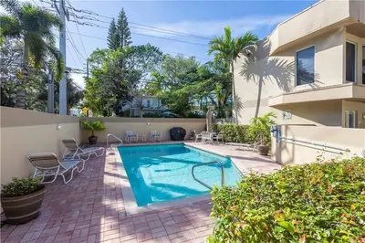 101 SE 15th Avenue H, Fort Lauderdale – sold