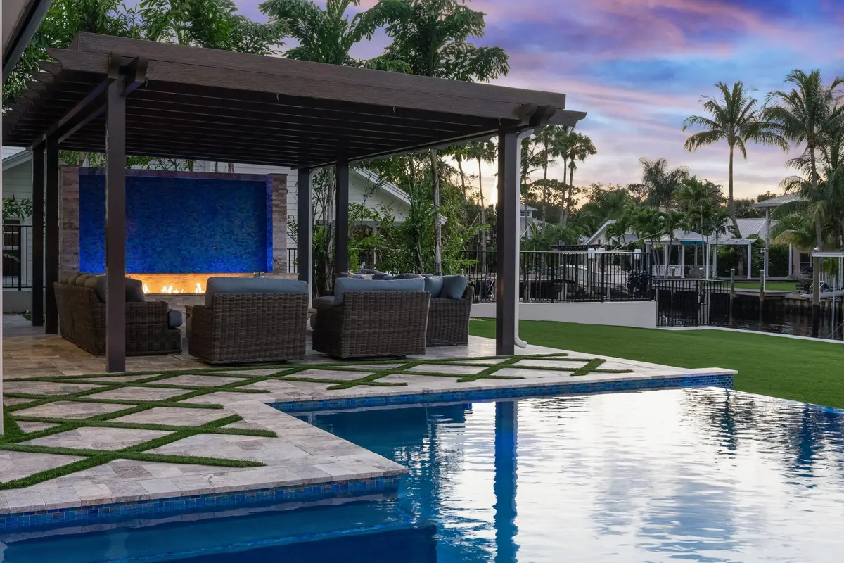 Turf Inlays at 261 Old Jupiter Beach Road, Jupiter