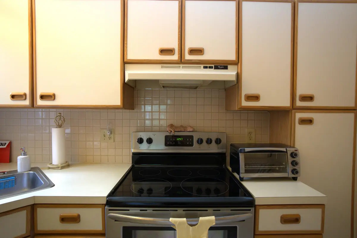 Kitchen 2 at 2956 Carambola Circle 2031, Coconut Creek