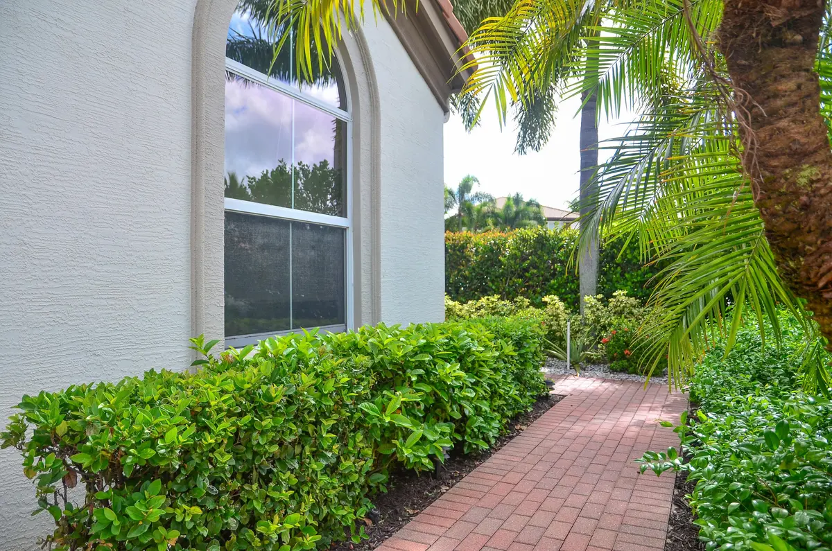 Entry at 9720 Phipps Lane, Wellington