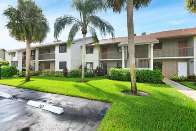 1600 NE Dixie Highway 10-203, Jensen Beach – Condominium for rent