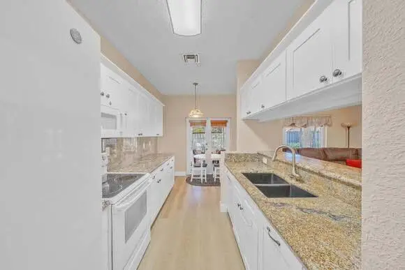 21 Kitchen (2) at 21200 SW 92nd Avenue, Cutler Bay