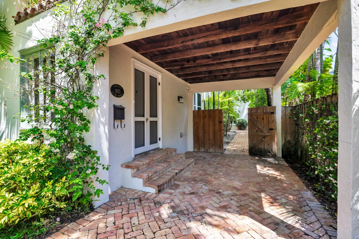 low-6 at 205 Westminster Road, West Palm Beach