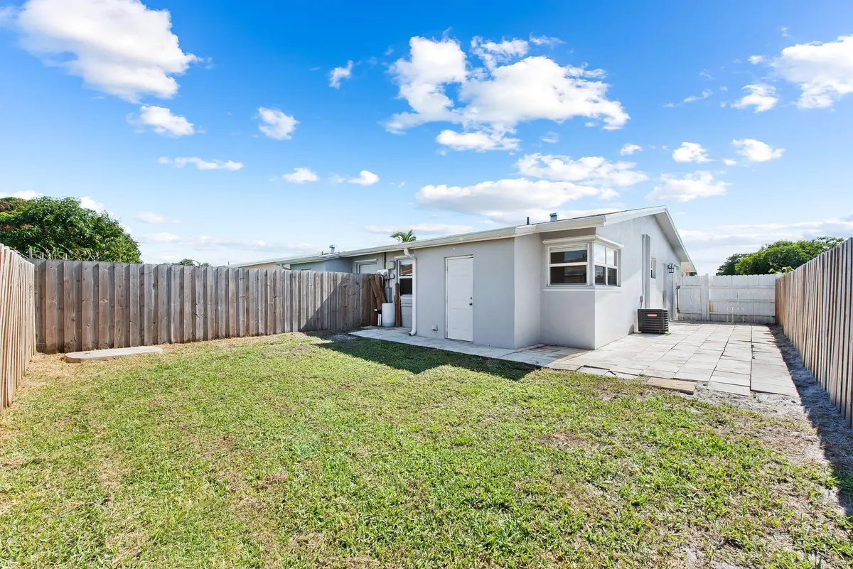 13-web-or-mls-_BWP5775 at 271 NE 57th Court 1-2, Oakland Park