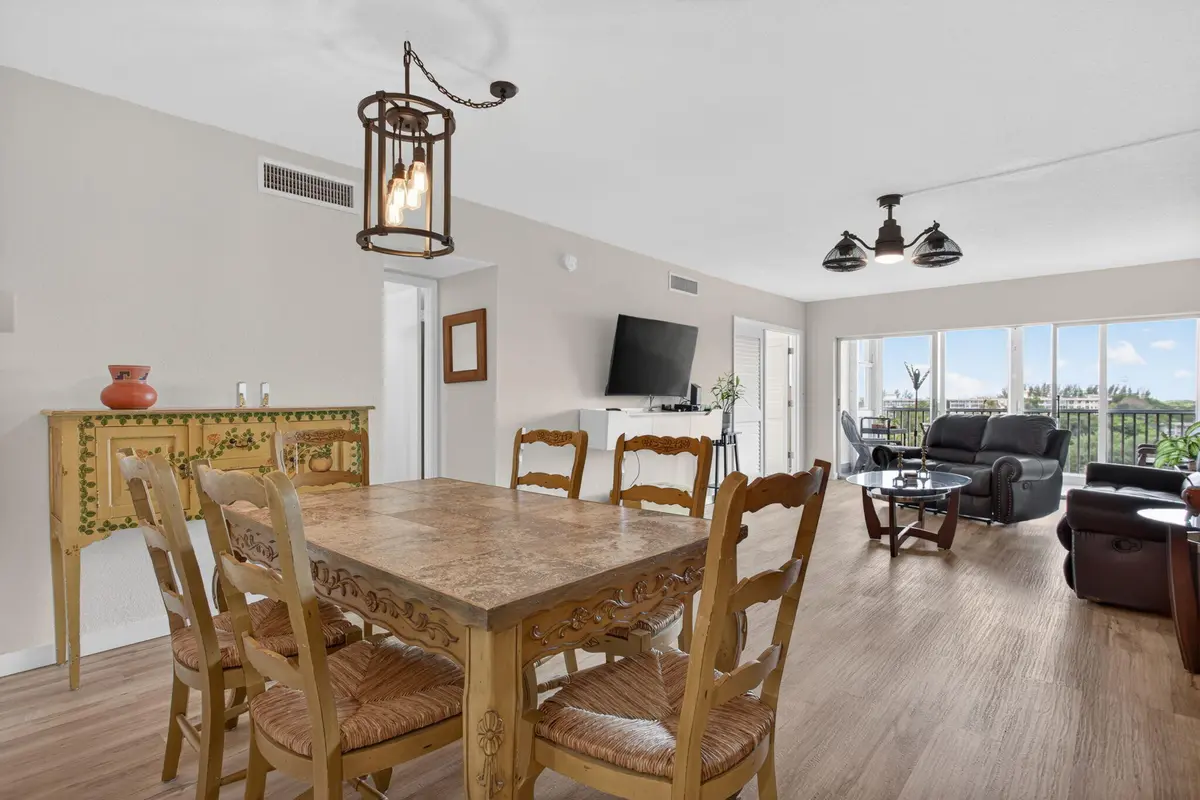 20-web-or-mls-2950-8888 at 2950 N Palm Aire Drive 606, Pompano Beach
