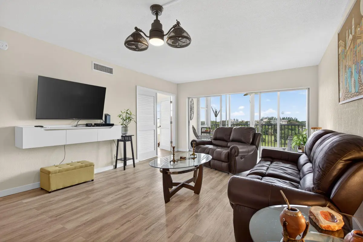 24-web-or-mls-2950-8908 at 2950 N Palm Aire Drive 606, Pompano Beach