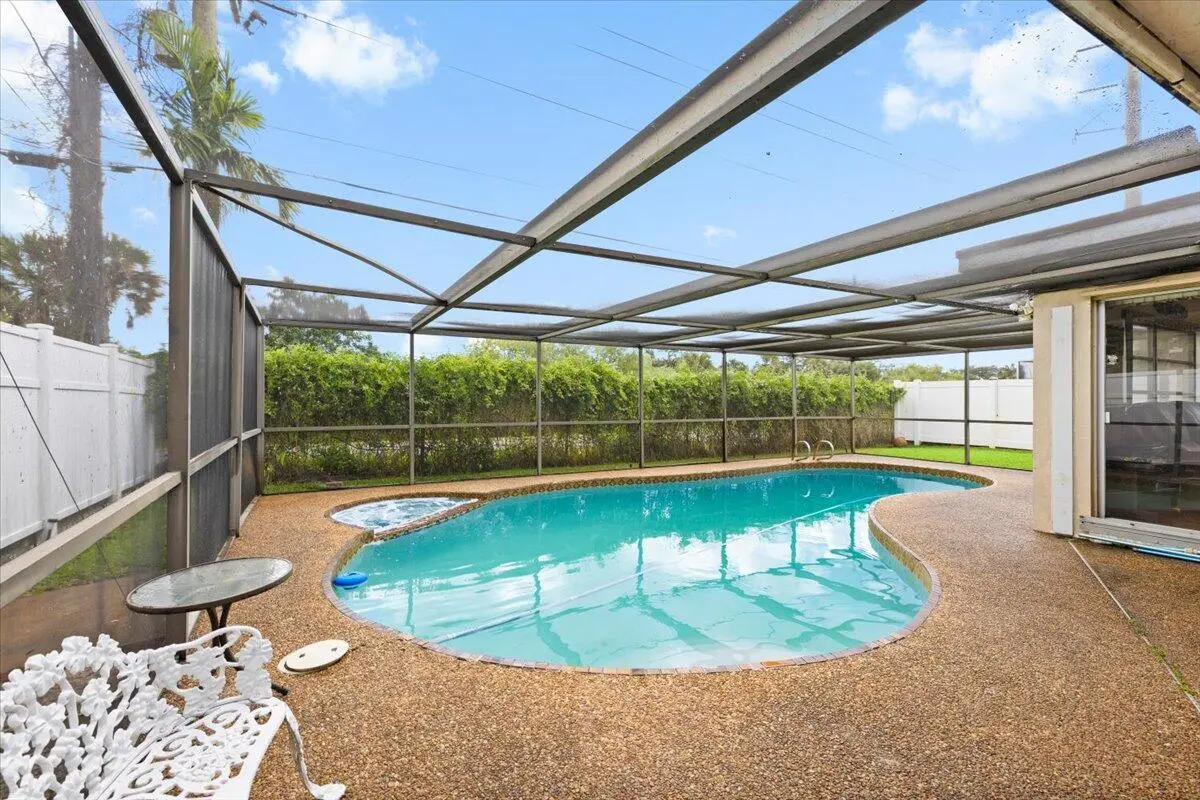 21-424A7632 at 3509 Garden Lane, Miramar