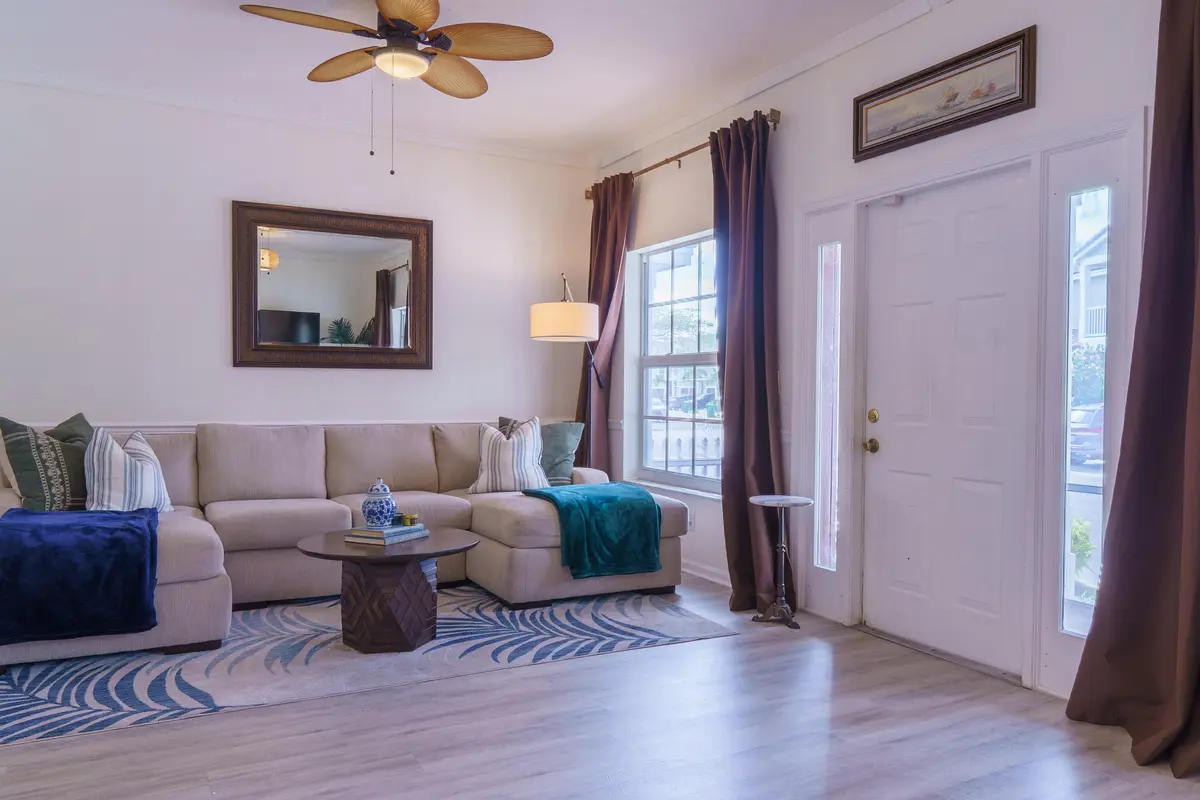 Iaquinto House-7 at 10585 NW 56th Place, Coral Springs