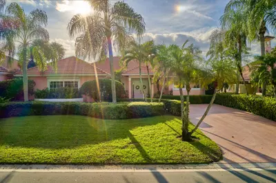 70 Cayman Place, Palm Beach Gardens – Single Family Residence for sale
