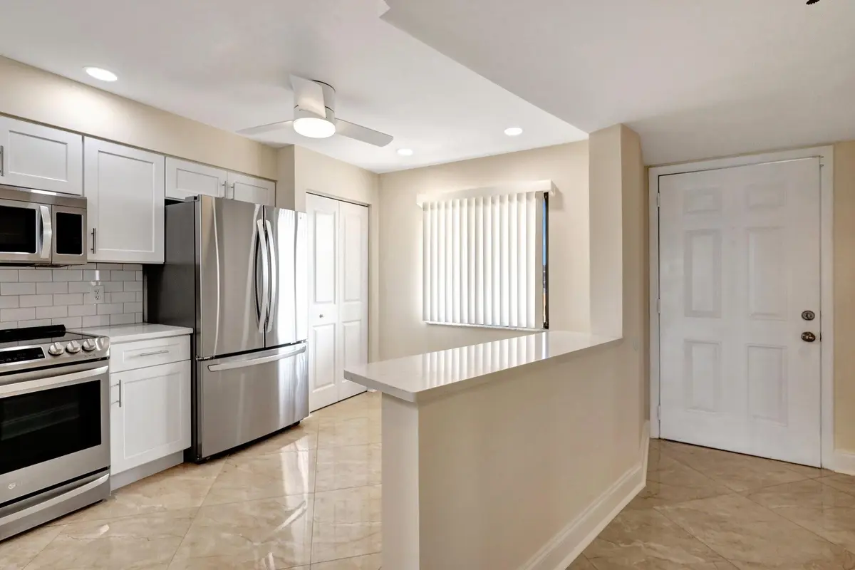 Photo 4 at 14460 Strathmore Lane 807, Delray Beach