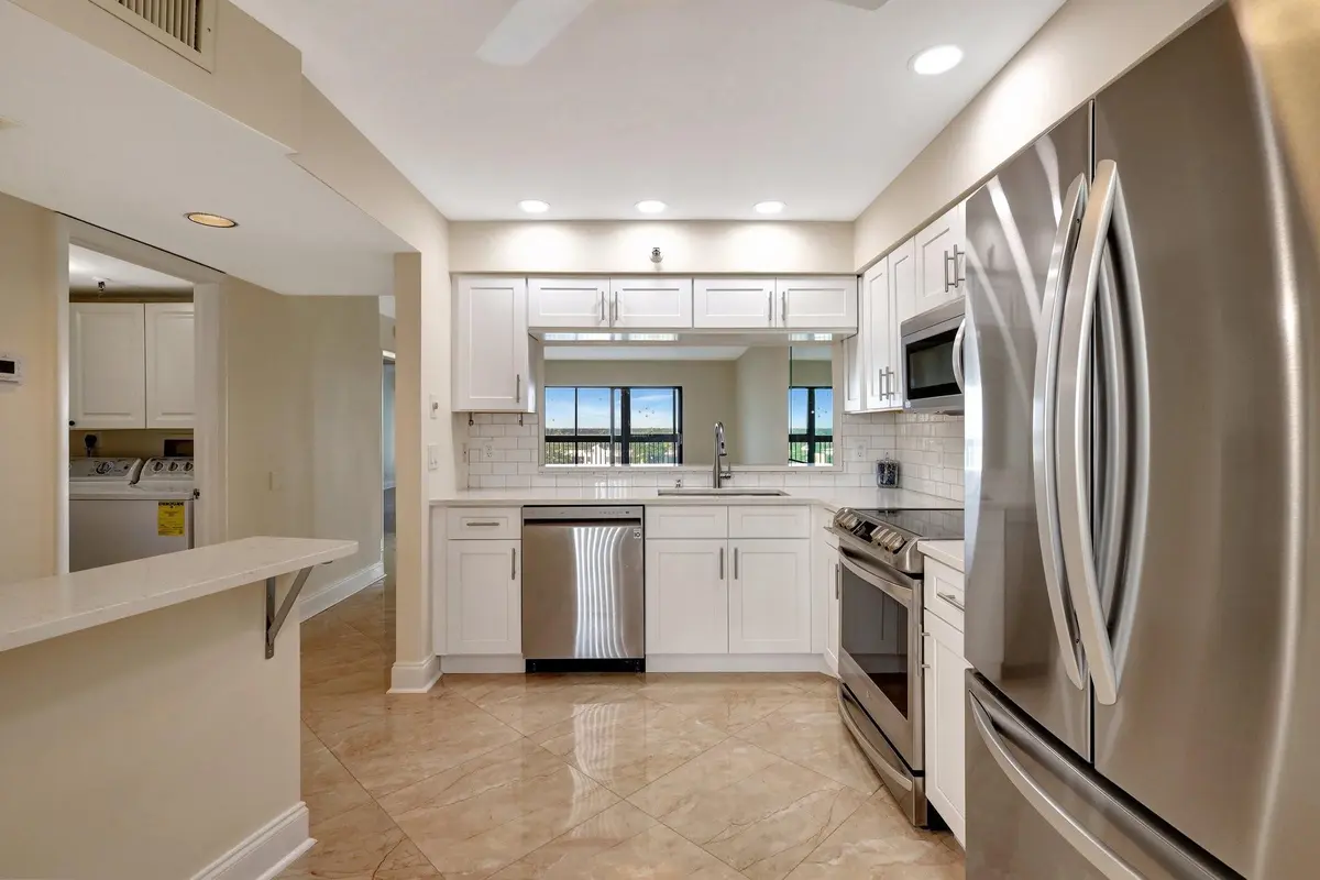 Photo 5 at 14460 Strathmore Lane 807, Delray Beach