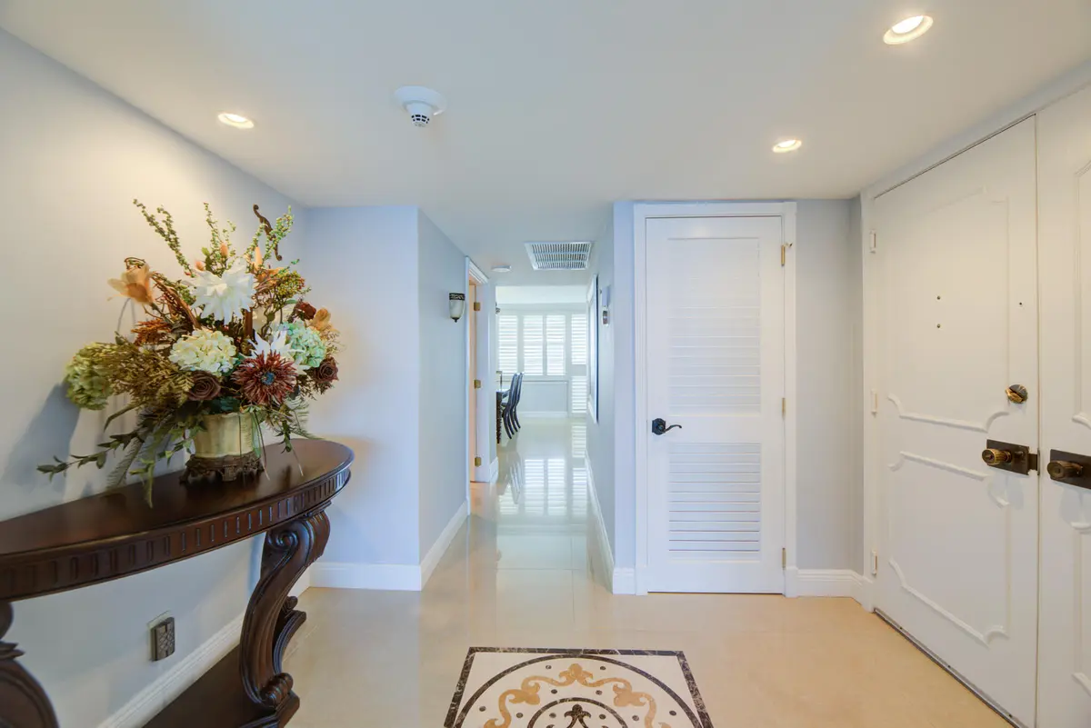 11D foyer at 1390 S Ocean Boulevard 11d, Pompano Beach
