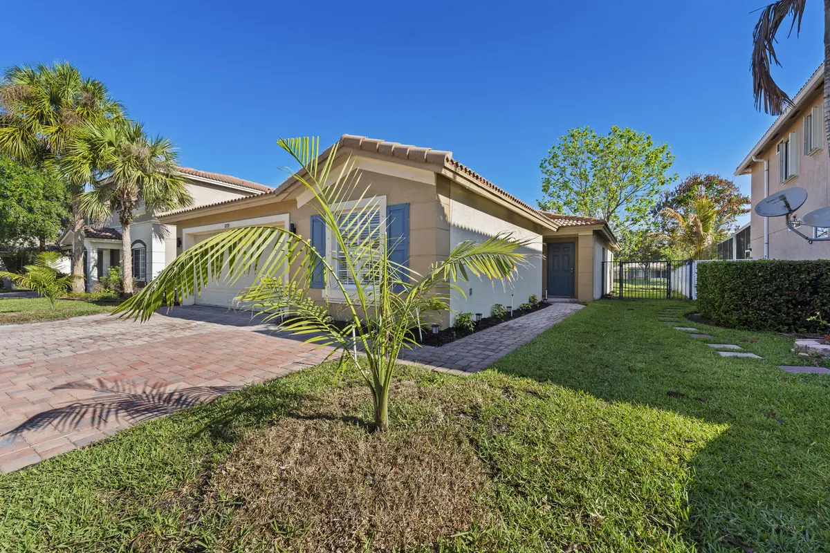 2_11 at 1899 Newport Isles Boulevard, Port St. Lucie